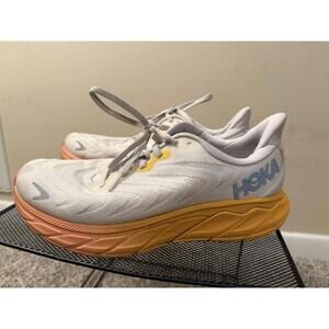 Size 9.5 - Hoka One One HOKA Arahi 6 Nimbus Cloud Orange W